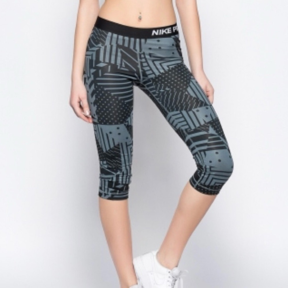 Nike‎ Pro Black and Gray Leggings